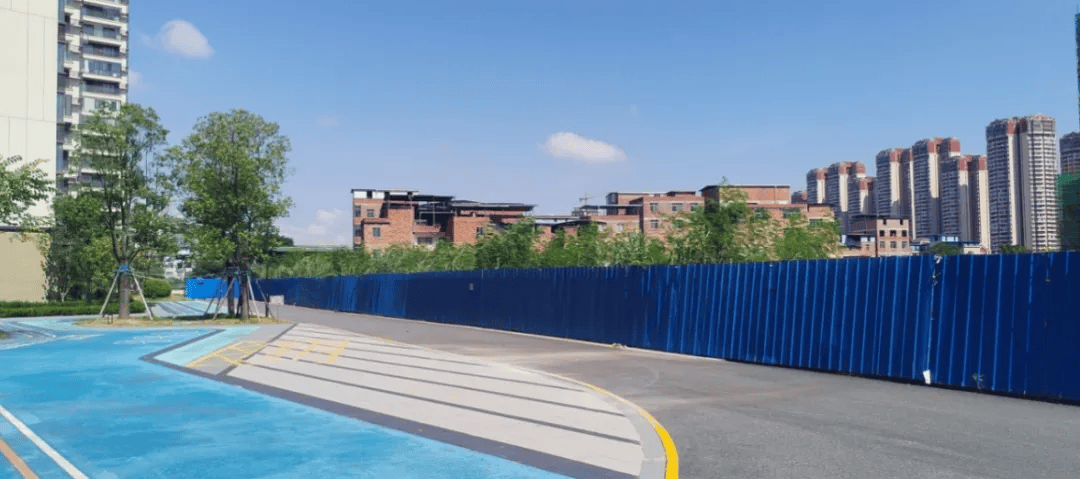 广西南宁一小区业主与物业互相起诉！律师：主张物业费减免需长期全面取证