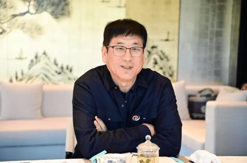 曹杰，培植个人势力，违规为亲属谋求特殊待遇