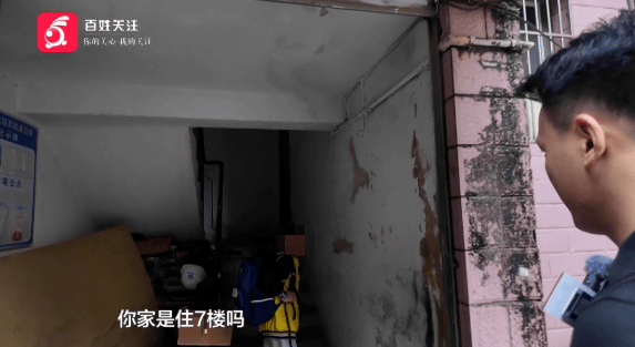 心酸！12岁男孩“独居”贵阳一安置房内，父亲回应：迫于无奈，因为……