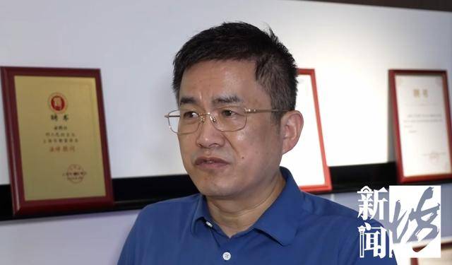 中介最新套路曝光！雇人假装看房，狂砍60万，搞房东心态…律师：涉嫌欺诈